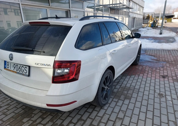 Skoda Octavia cena 52500 przebieg: 246000, rok produkcji 2017 z Białystok małe 667